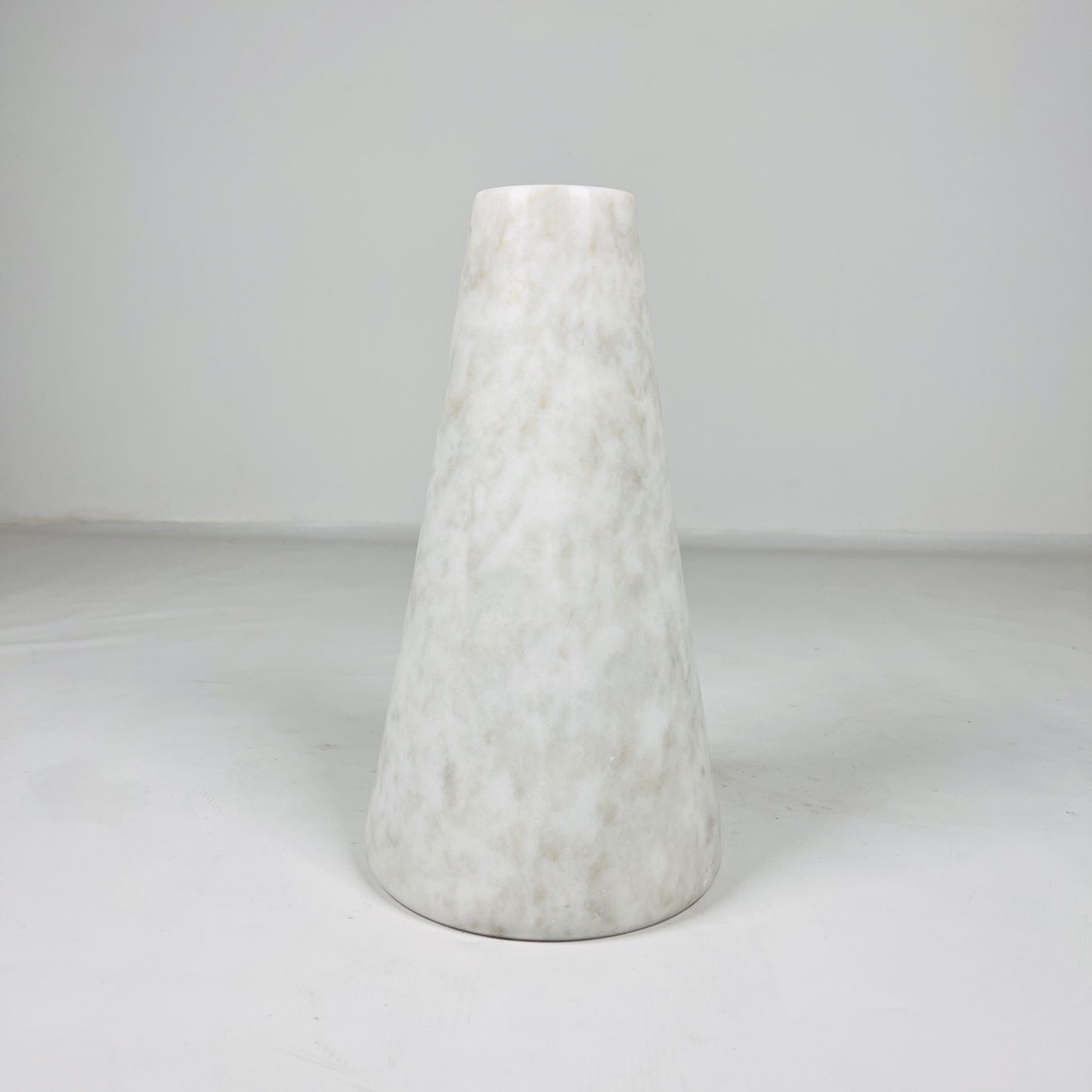 Funnel Vase - Cheetah White