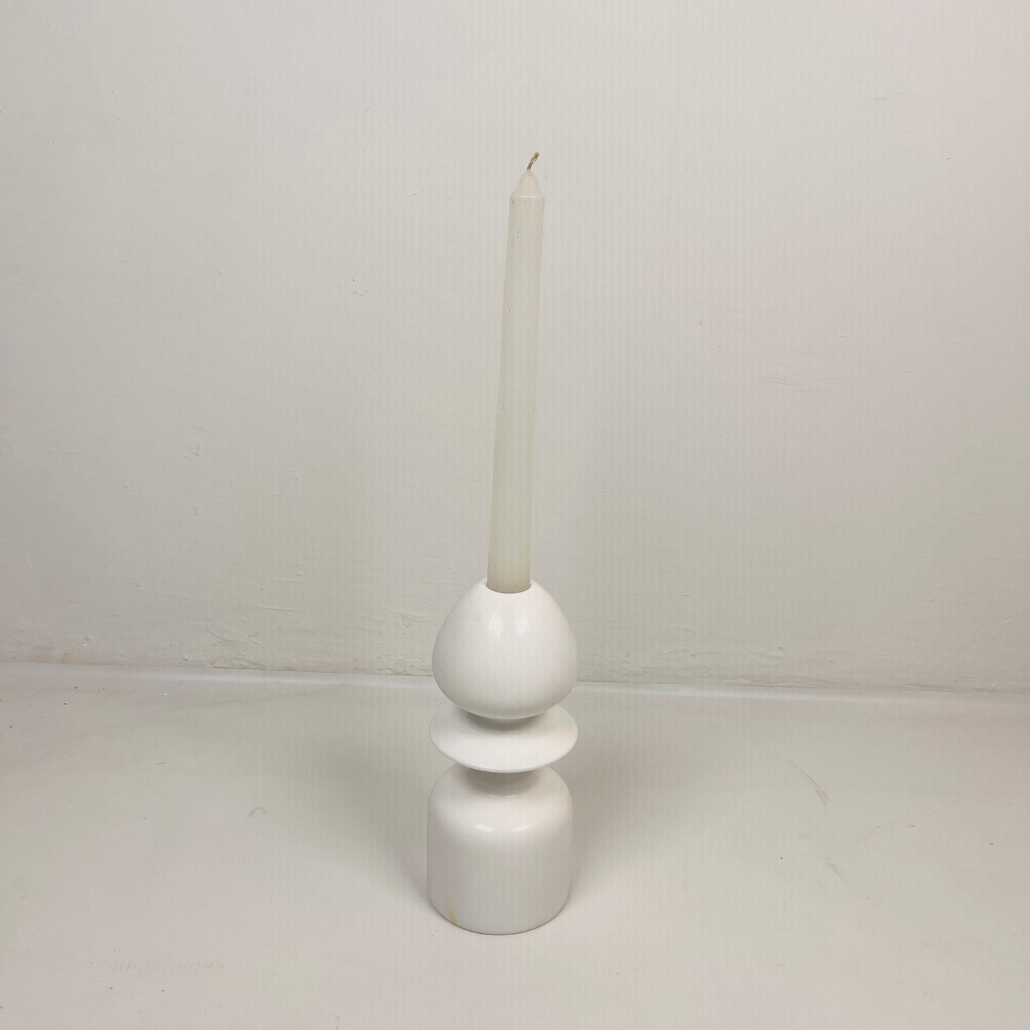 Acorn Candle Stand - White
