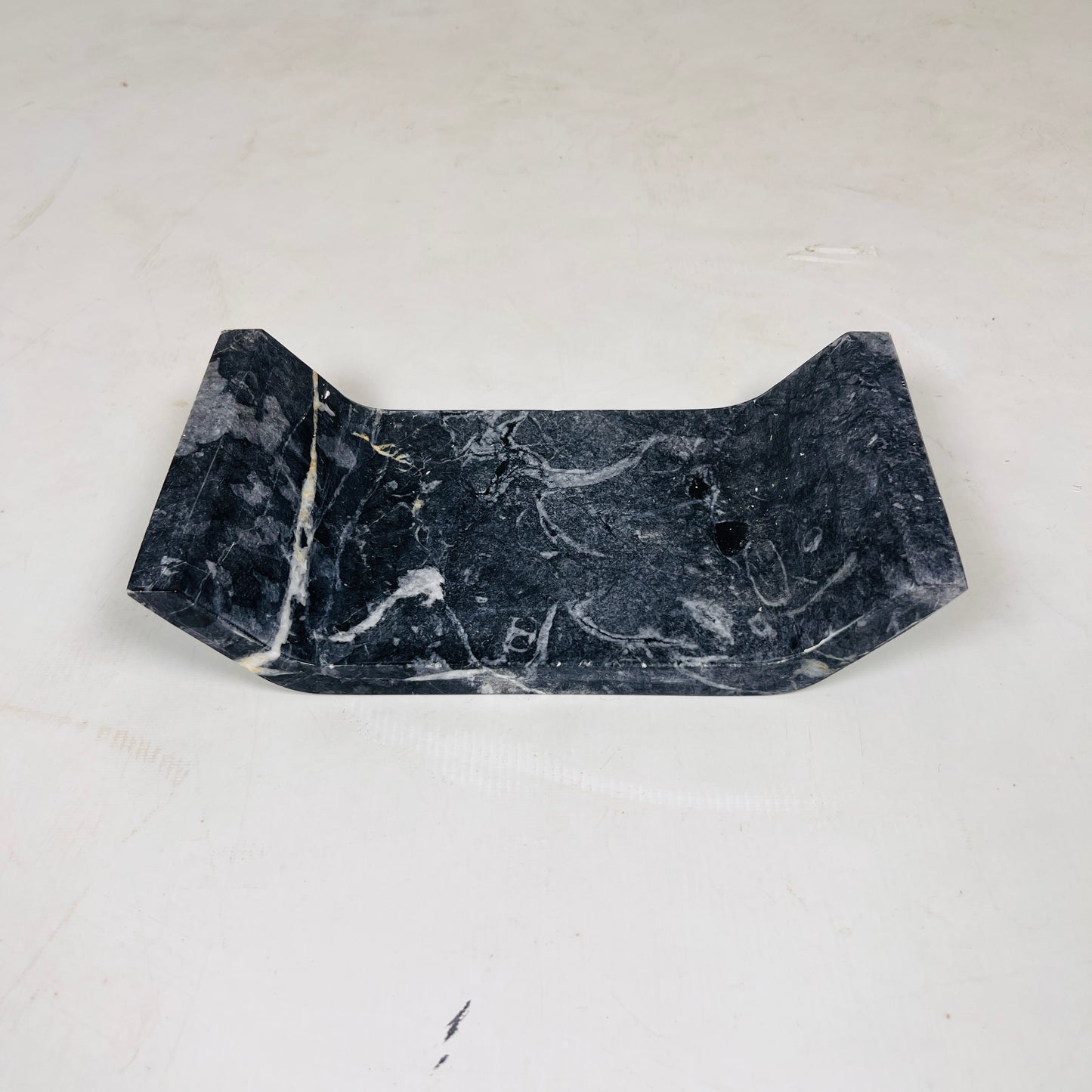 Curved Tray