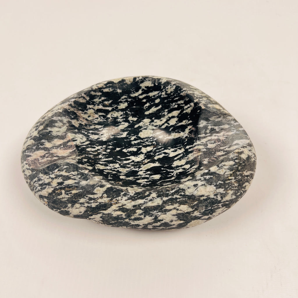 River Stone Black And White Grazed Ash Tray