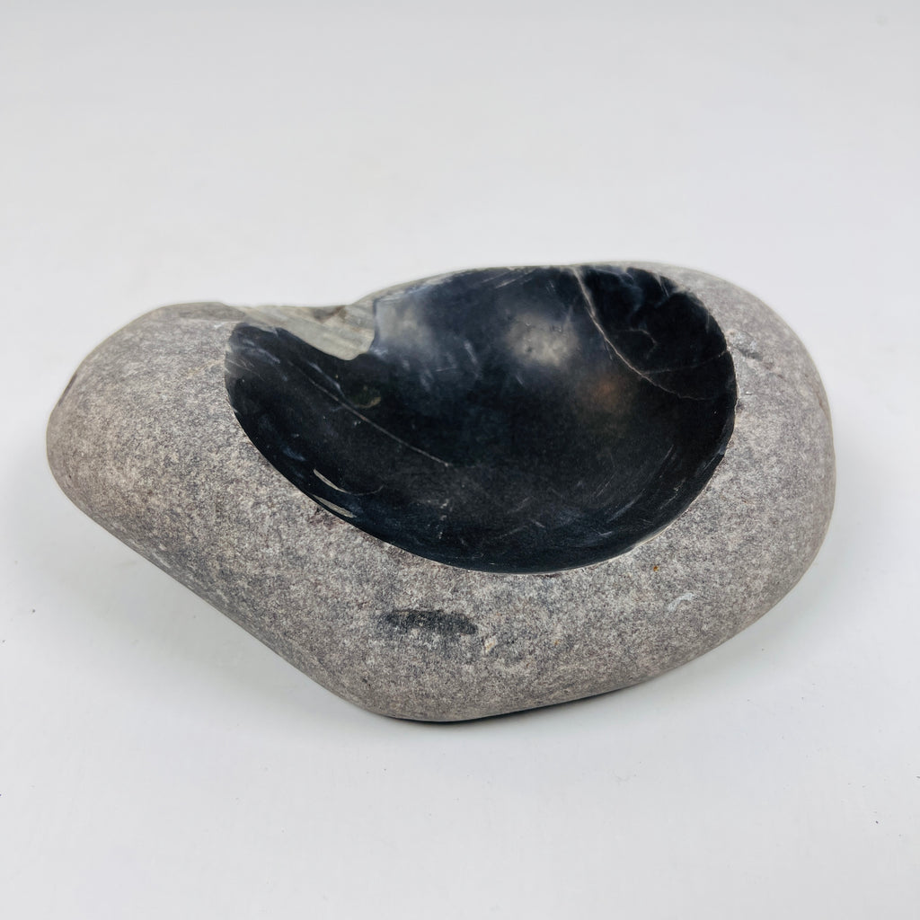 River Stone Deep Black Lined  Ash Tray