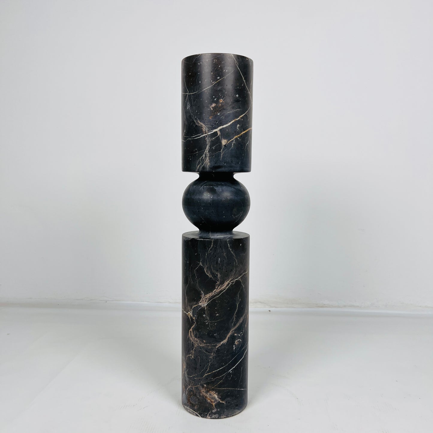 Sphere Link Candle Stand (Medium)