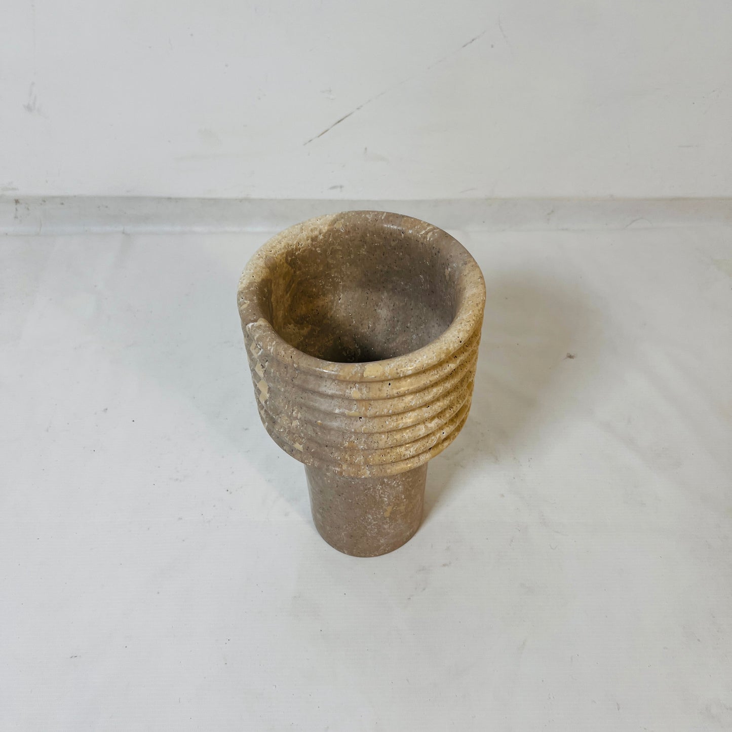 Echo Vase - Travertine