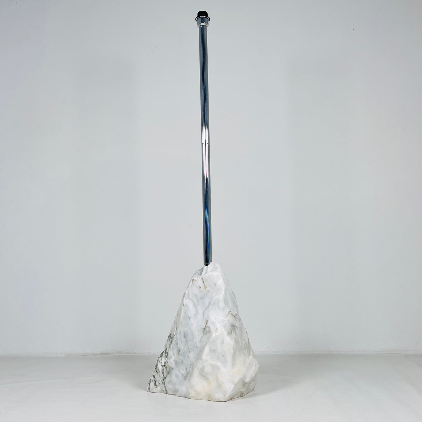 Chiseled Floor Lamp - Gray Commando