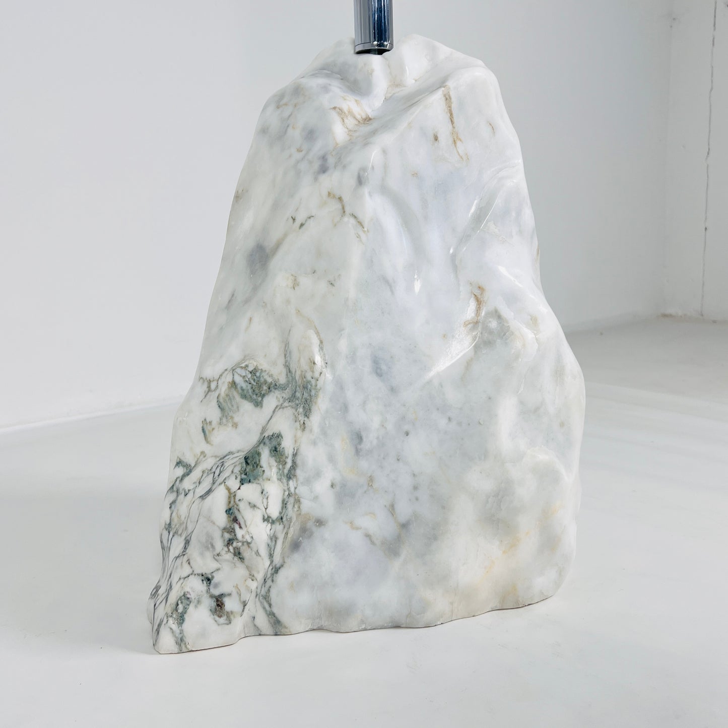 Chiseled Floor Lamp - Gray Commando