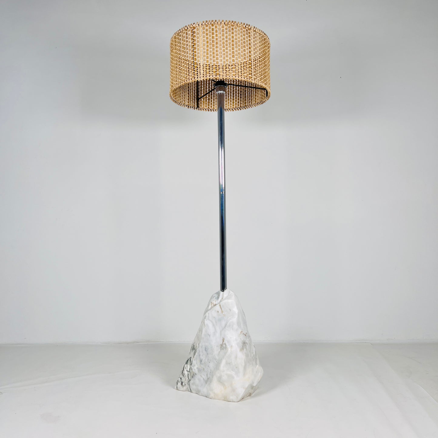 Chiseled Floor Lamp - Gray Commando