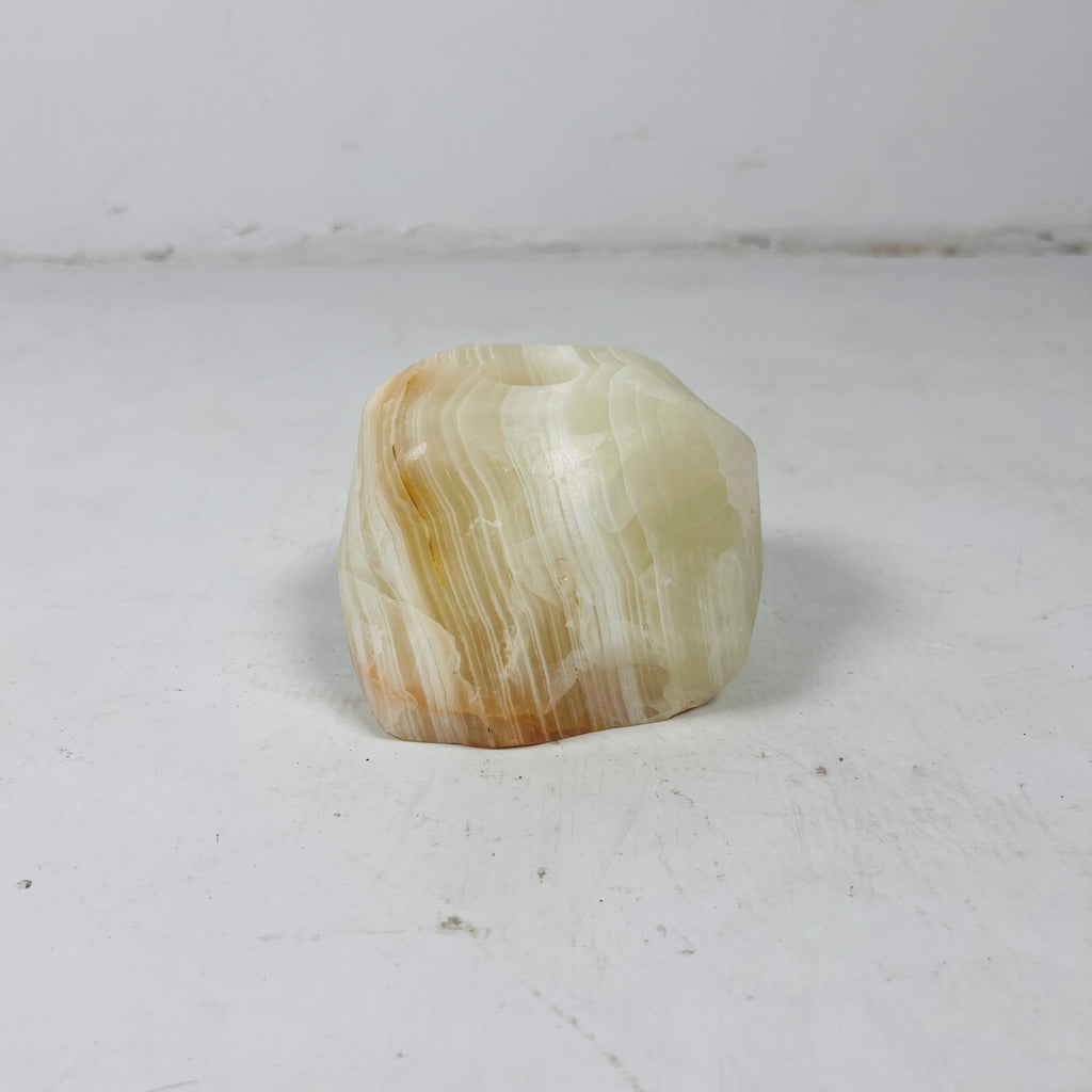 Vera Os Candle Stand