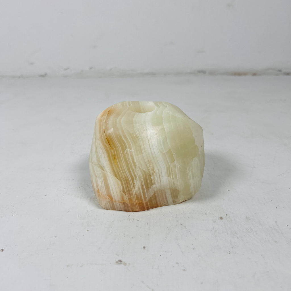 Vera Os Candle Stand