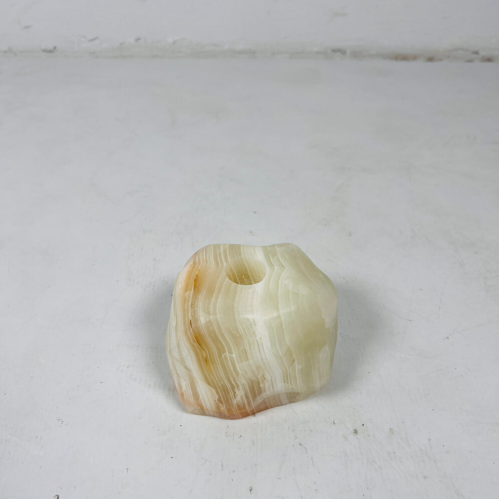 Vera Os Candle Stand