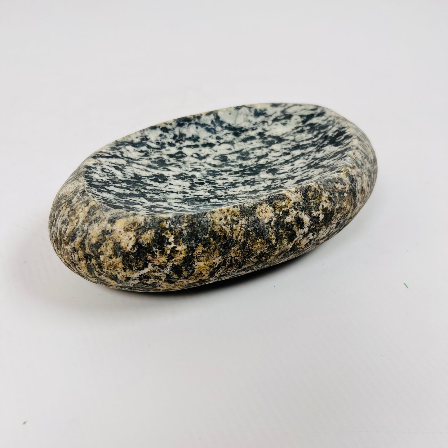 Black and White Soap Dish - Riverstone
