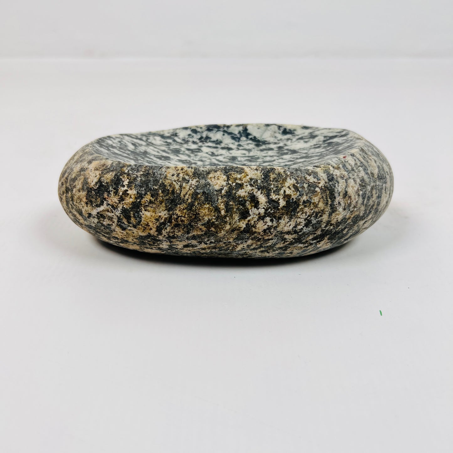 Black and White Soap Dish - Riverstone