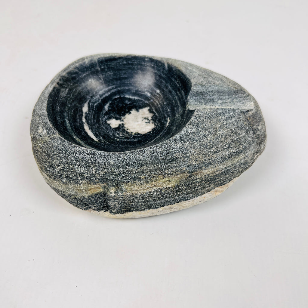 River Stone White Spot Ash Tray