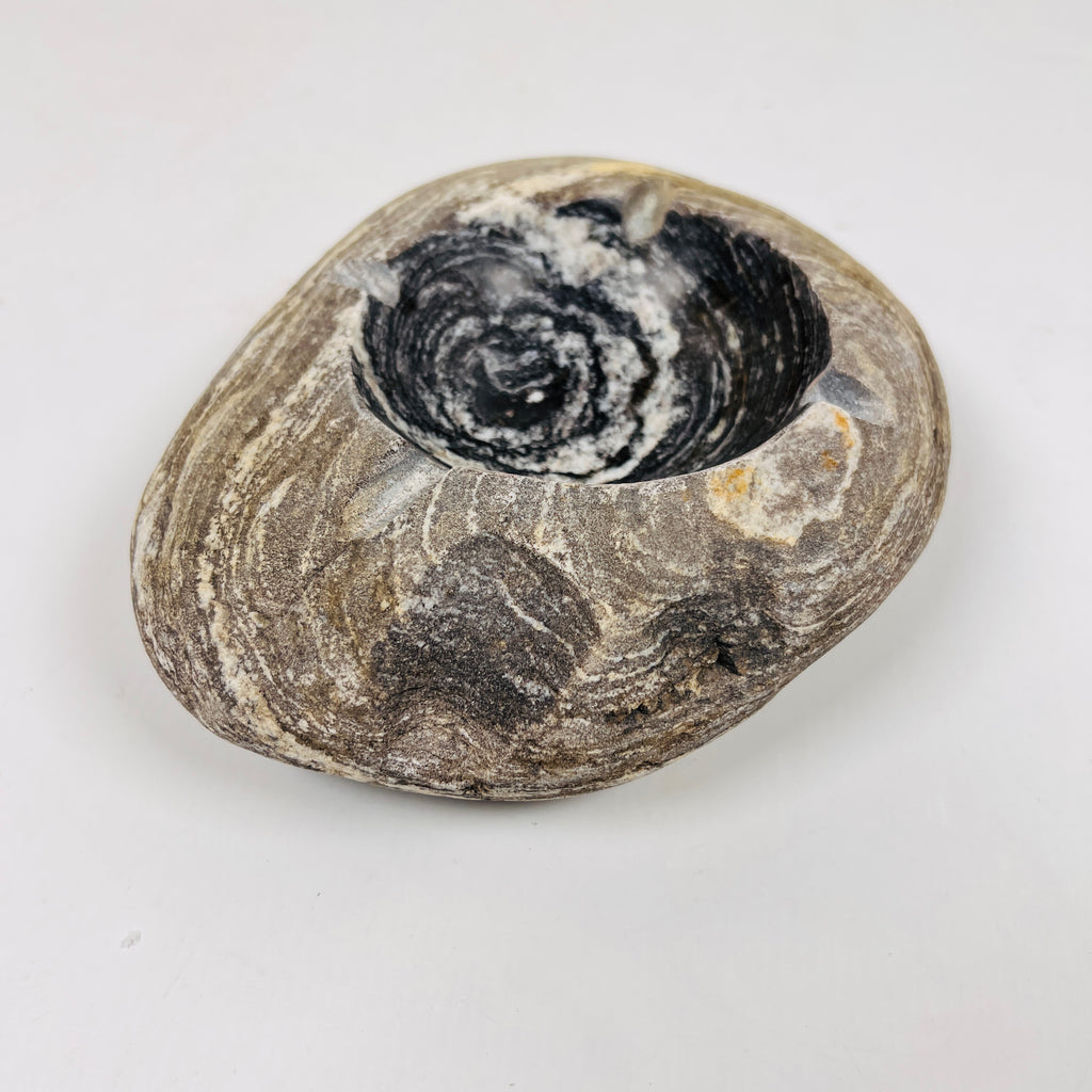 River Stone White Swirled Ash Tray