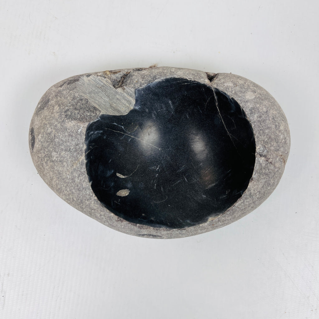 River Stone Deep Black Lined  Ash Tray