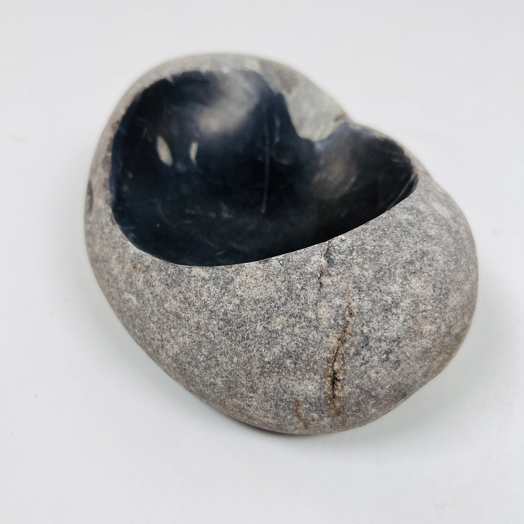 River Stone Deep Black Lined  Ash Tray