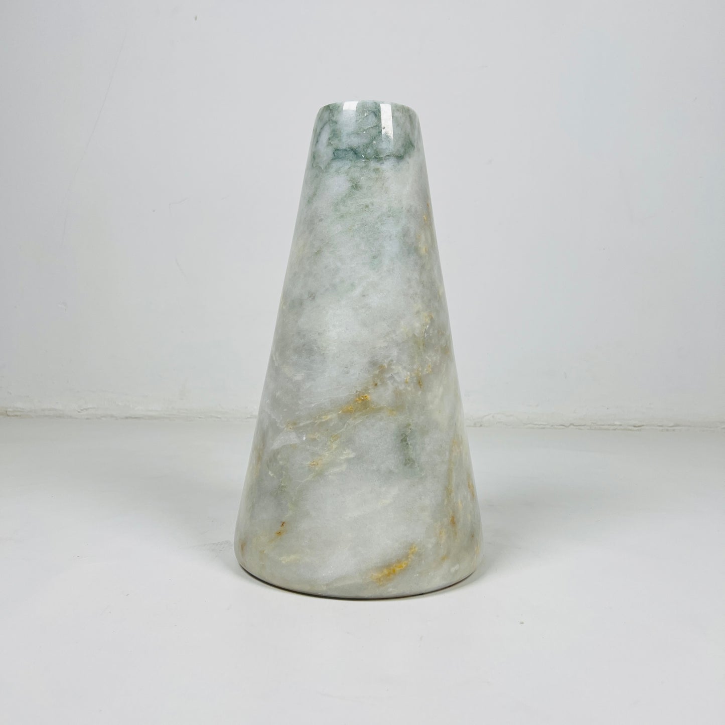 Funnel Vase - Cheetah White