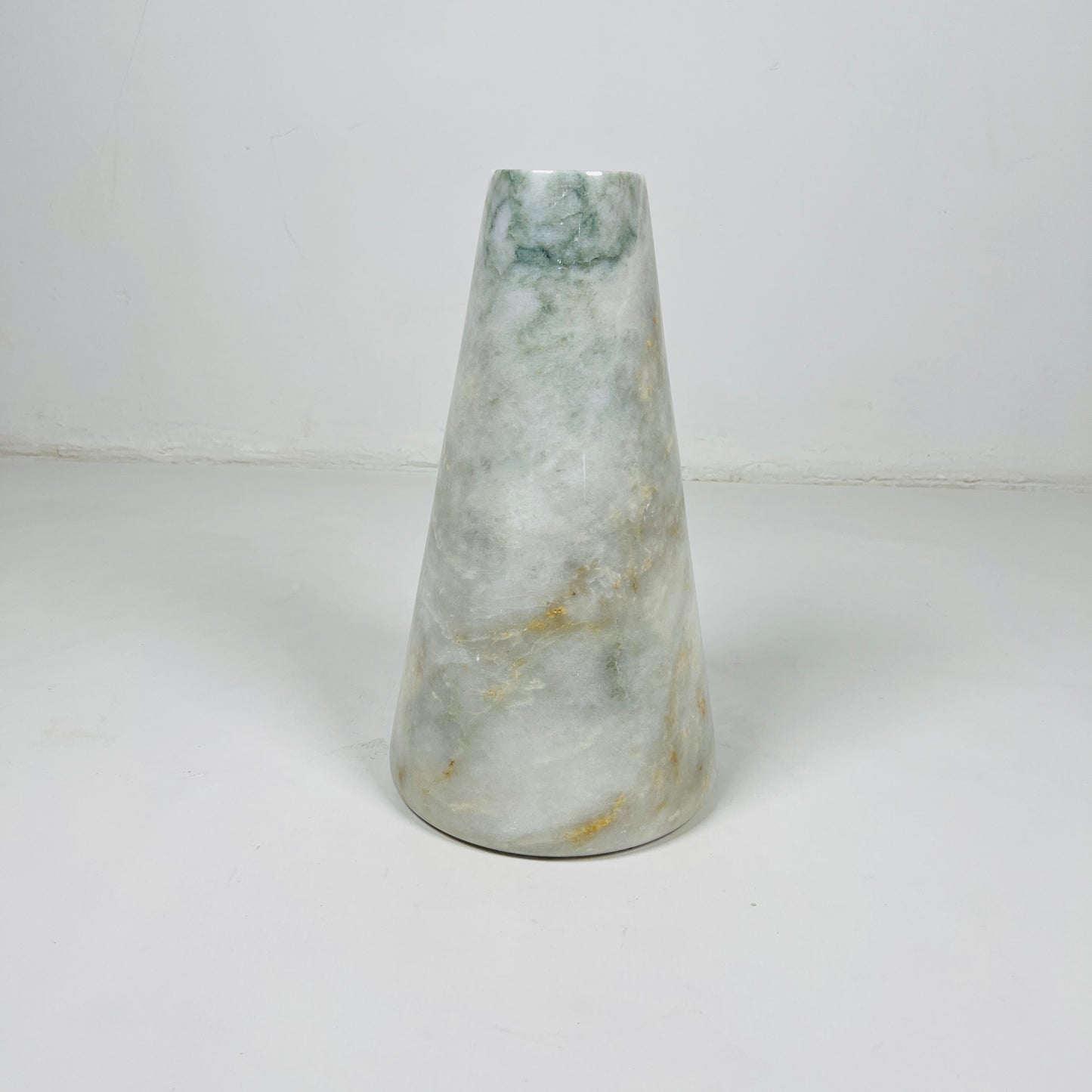 Funnel Vase - Cheetah White