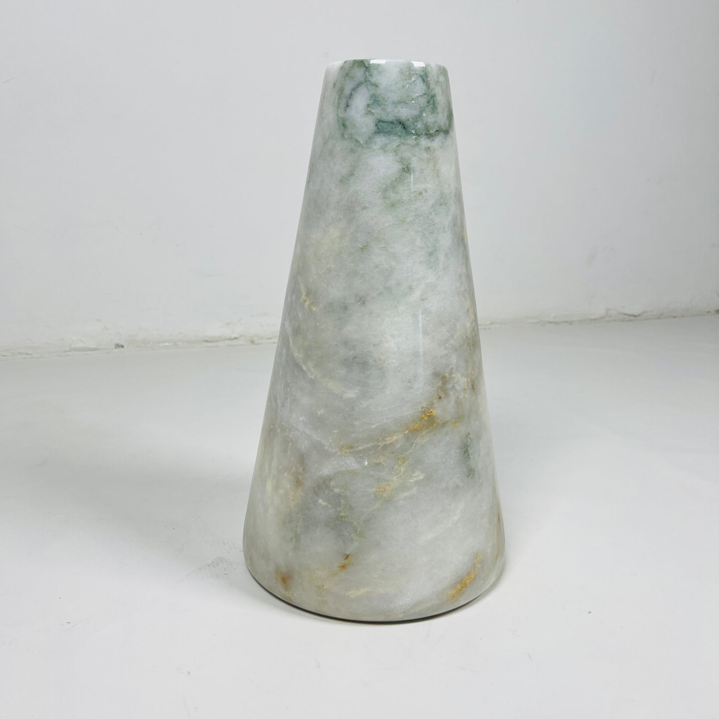 Funnel Vase - Cheetah White
