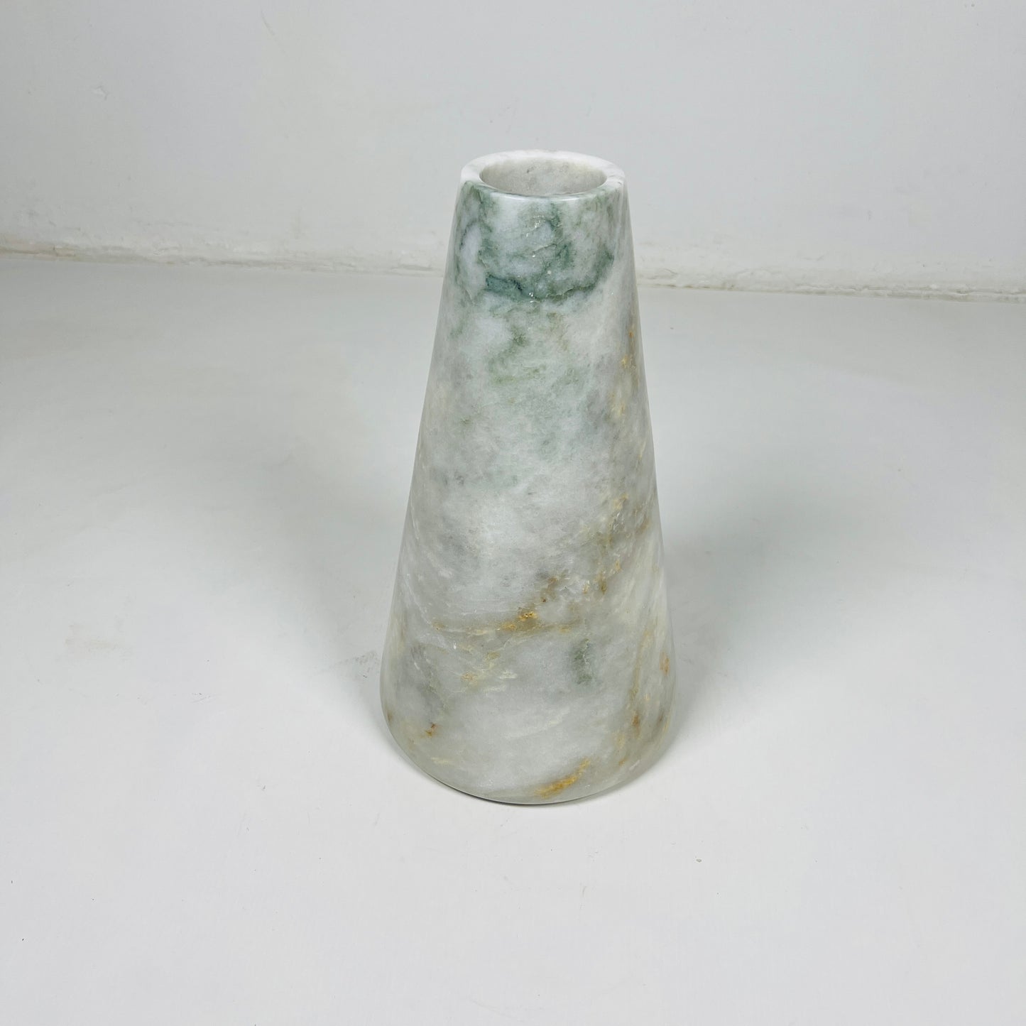 Funnel Vase - Cheetah White