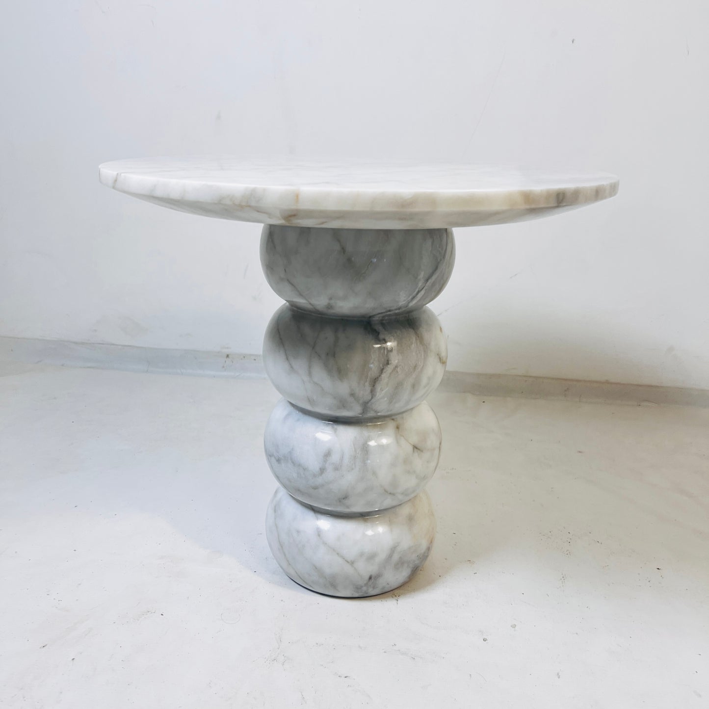 Driftstone Round Table - Gray