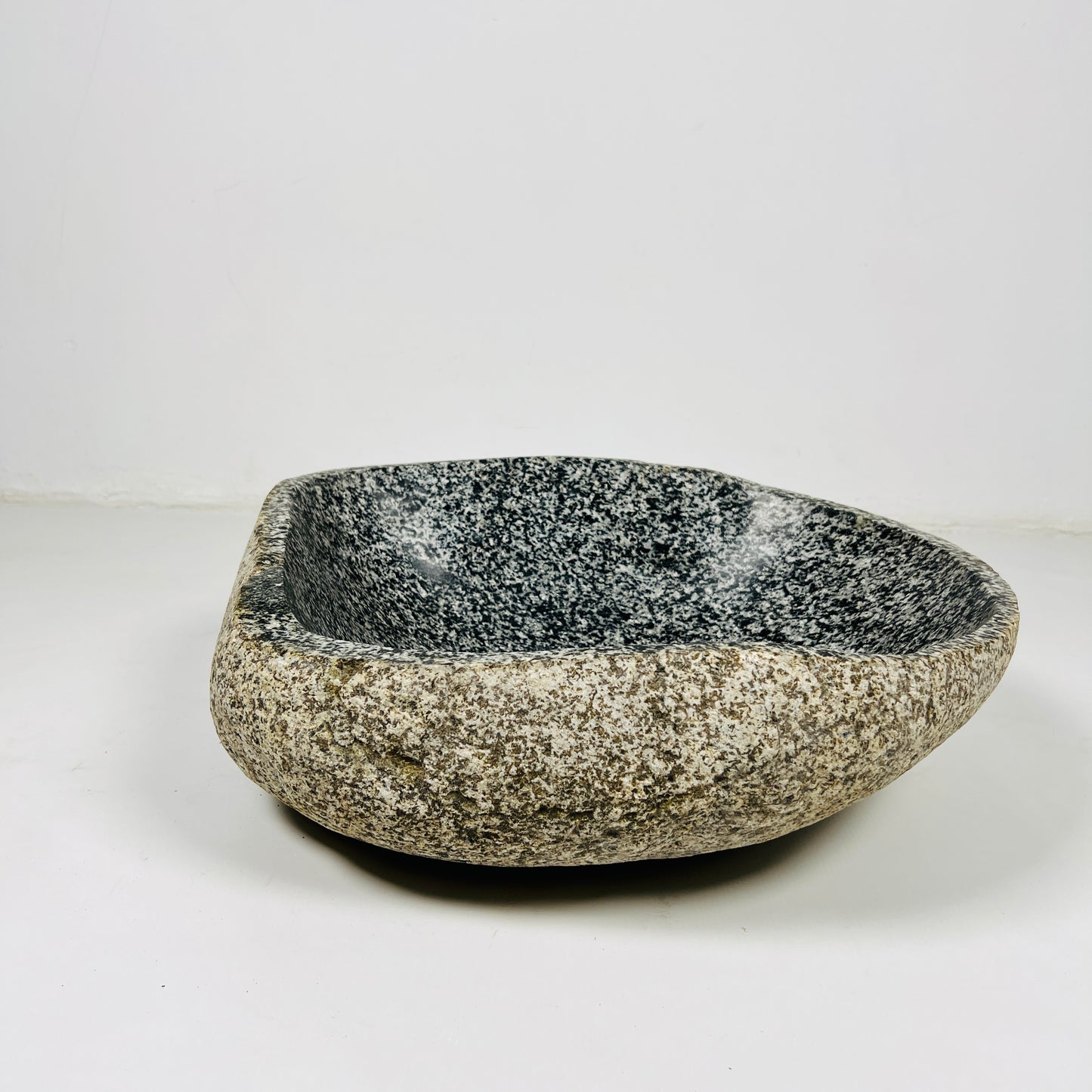 Pebble Stone Sink - River Stone