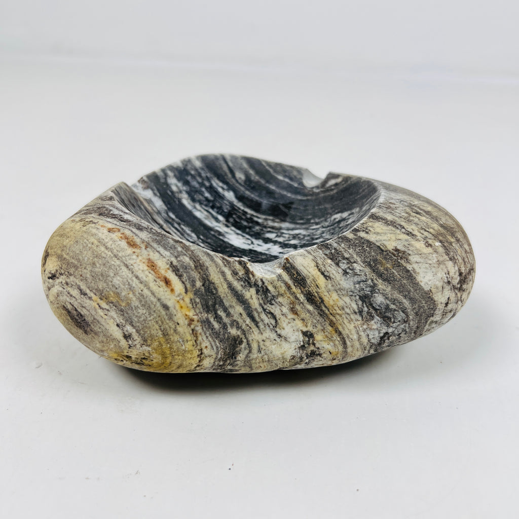 River Stone Triangular White Lined Ash Tray