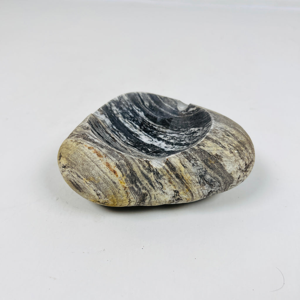 River Stone Triangular White Lined Ash Tray