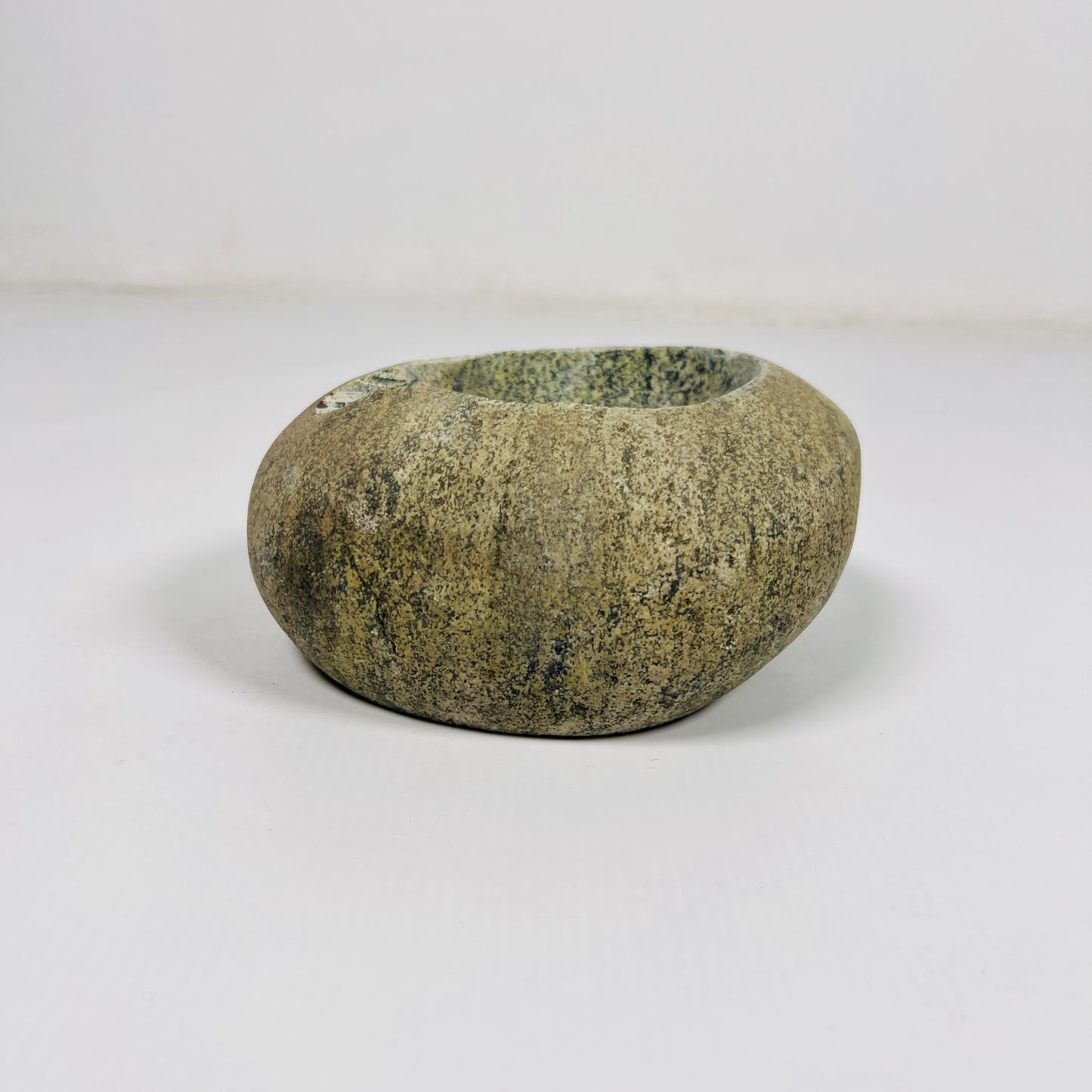 Moss Ash Tray - River Stone