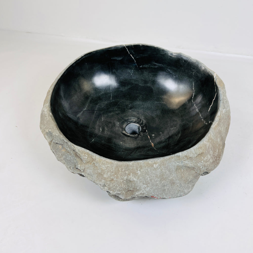 Black Lined River Stone Sink