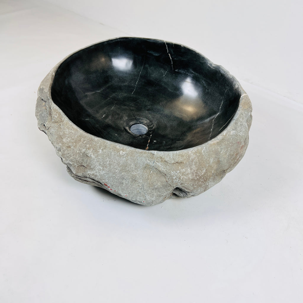 Black Lined River Stone Sink