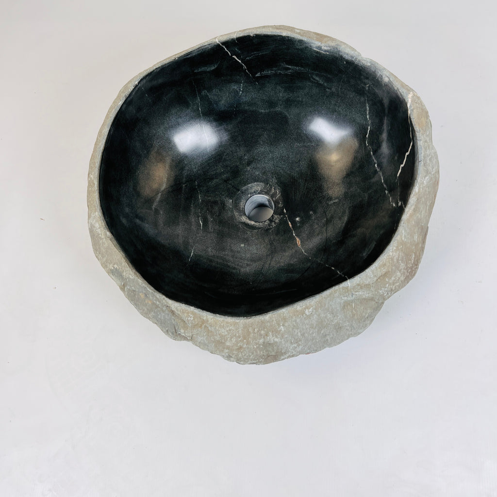 Black Lined River Stone Sink