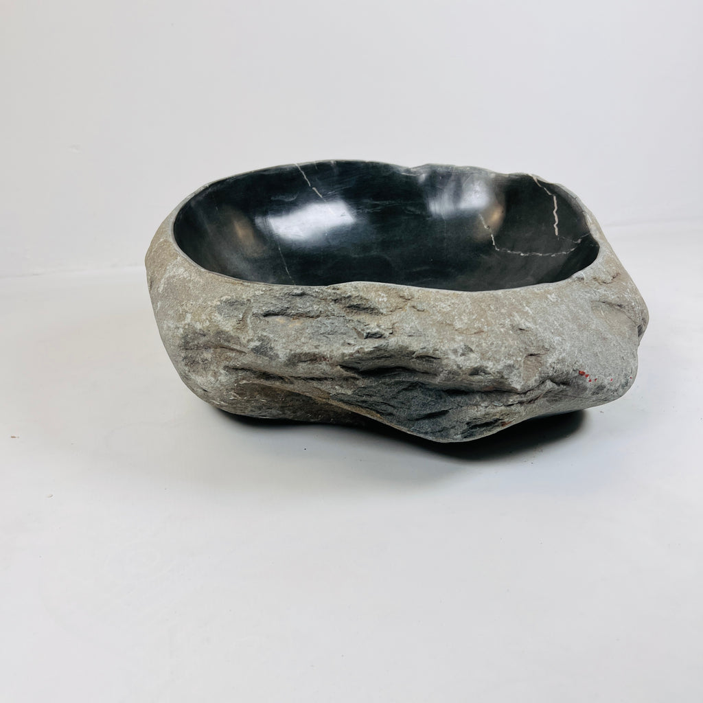 Black Lined River Stone Sink