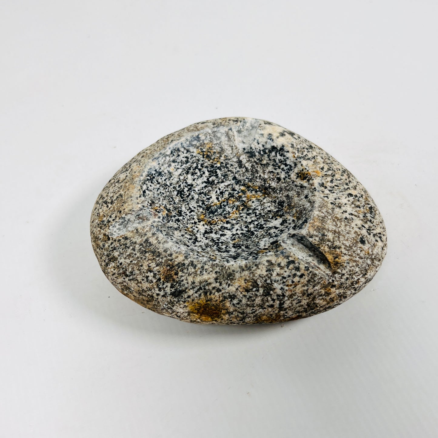 Grain Spotted Ash Tray - River Stone