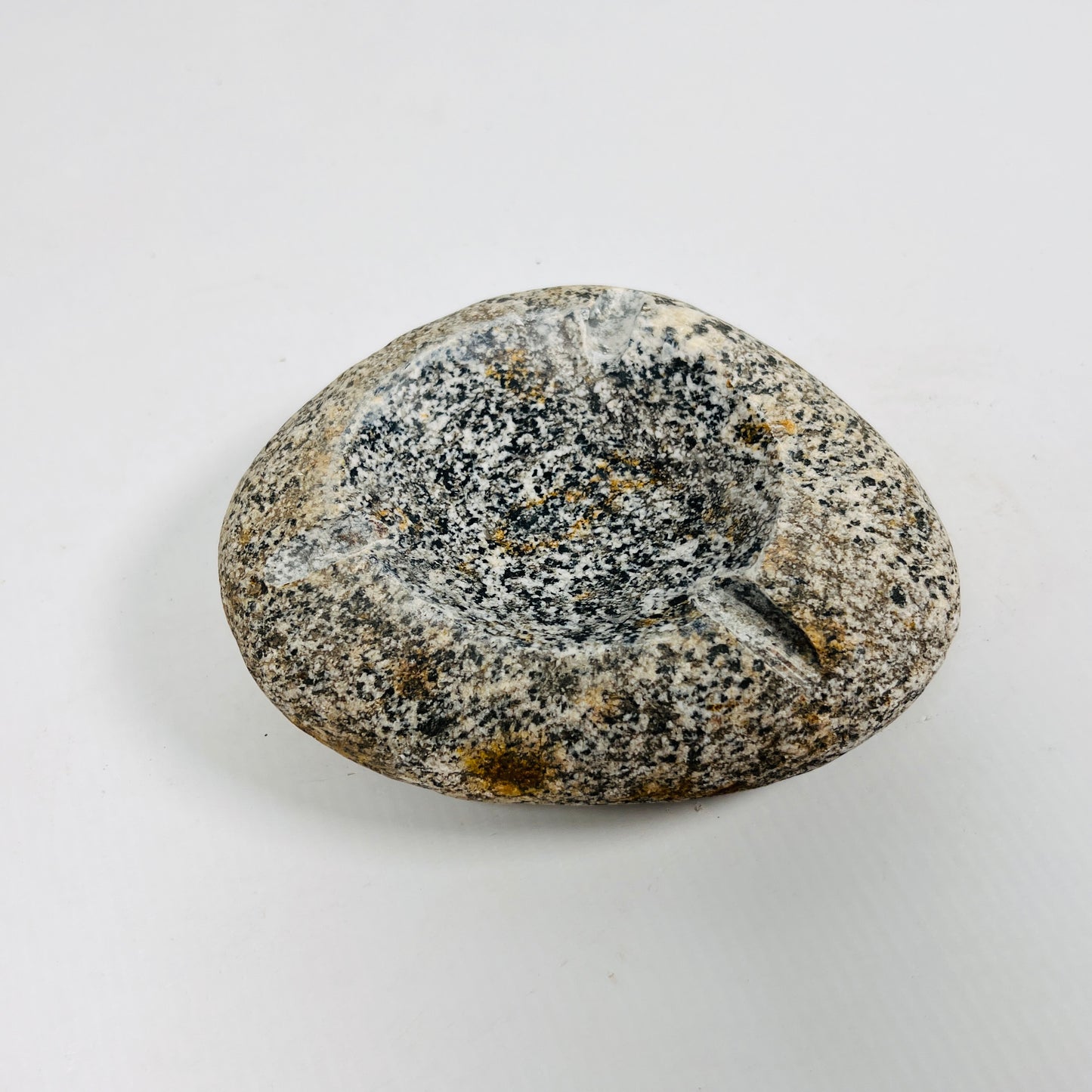 Grain Spotted Ash Tray - River Stone