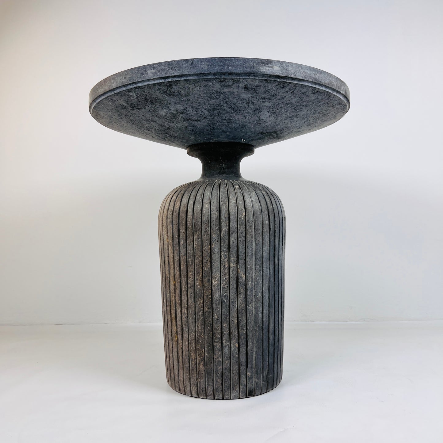 Cylindrical Table - Black