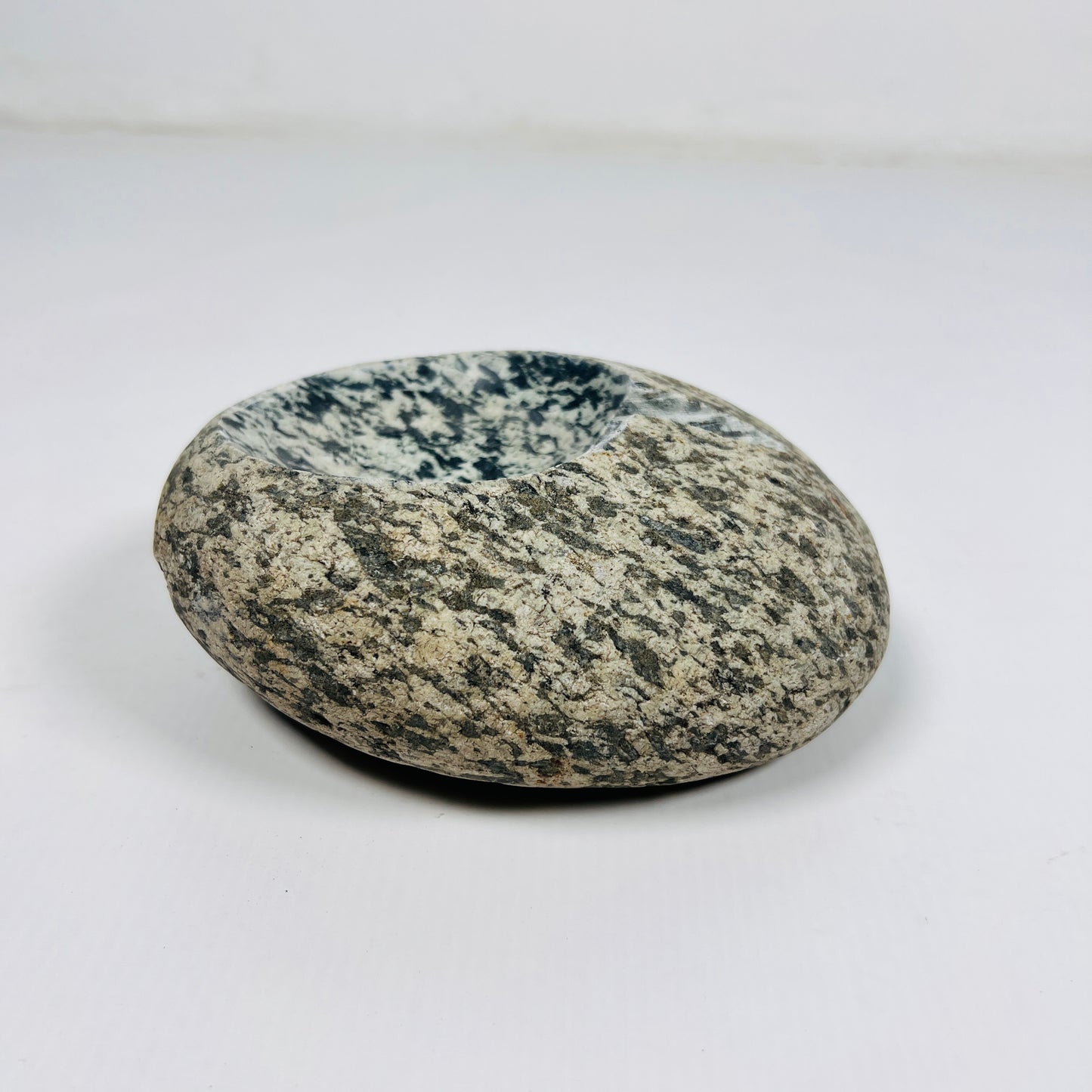 Spotted Ash Tray - River Stone