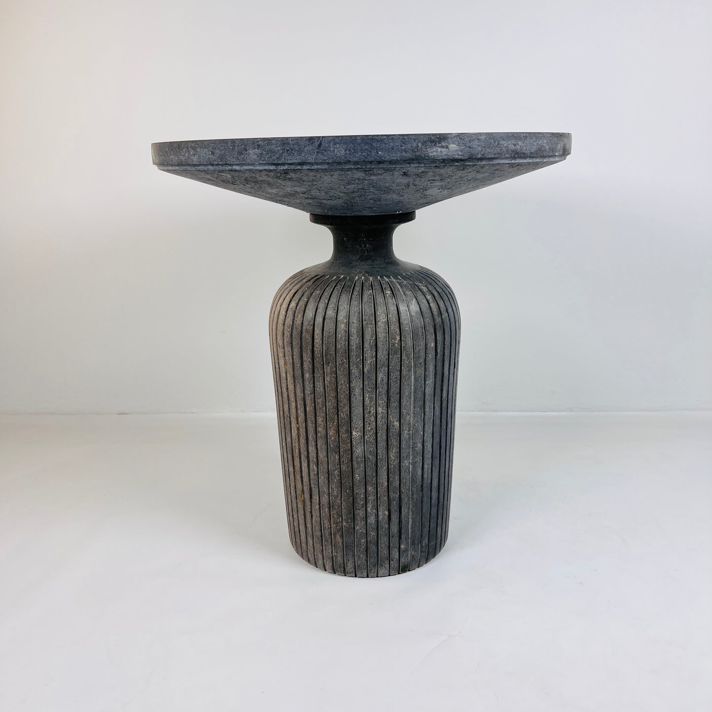 Cylindrical Table - Black
