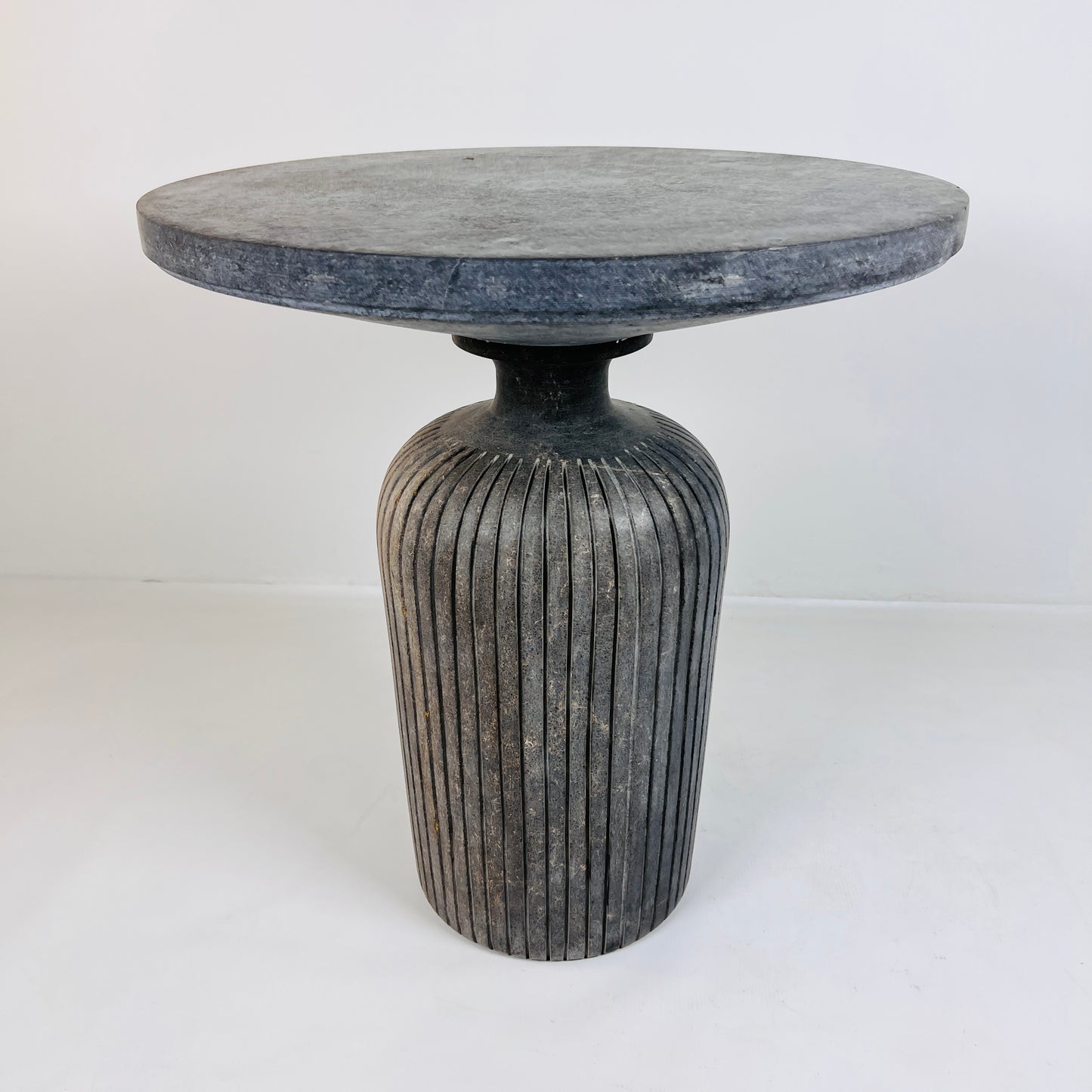 Cylindrical Table - Black