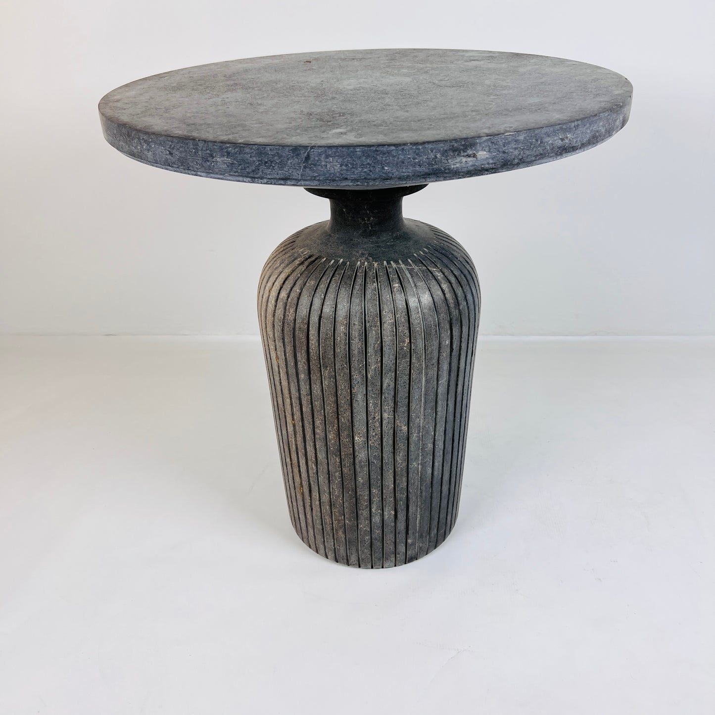 Cylindrical Table - Black