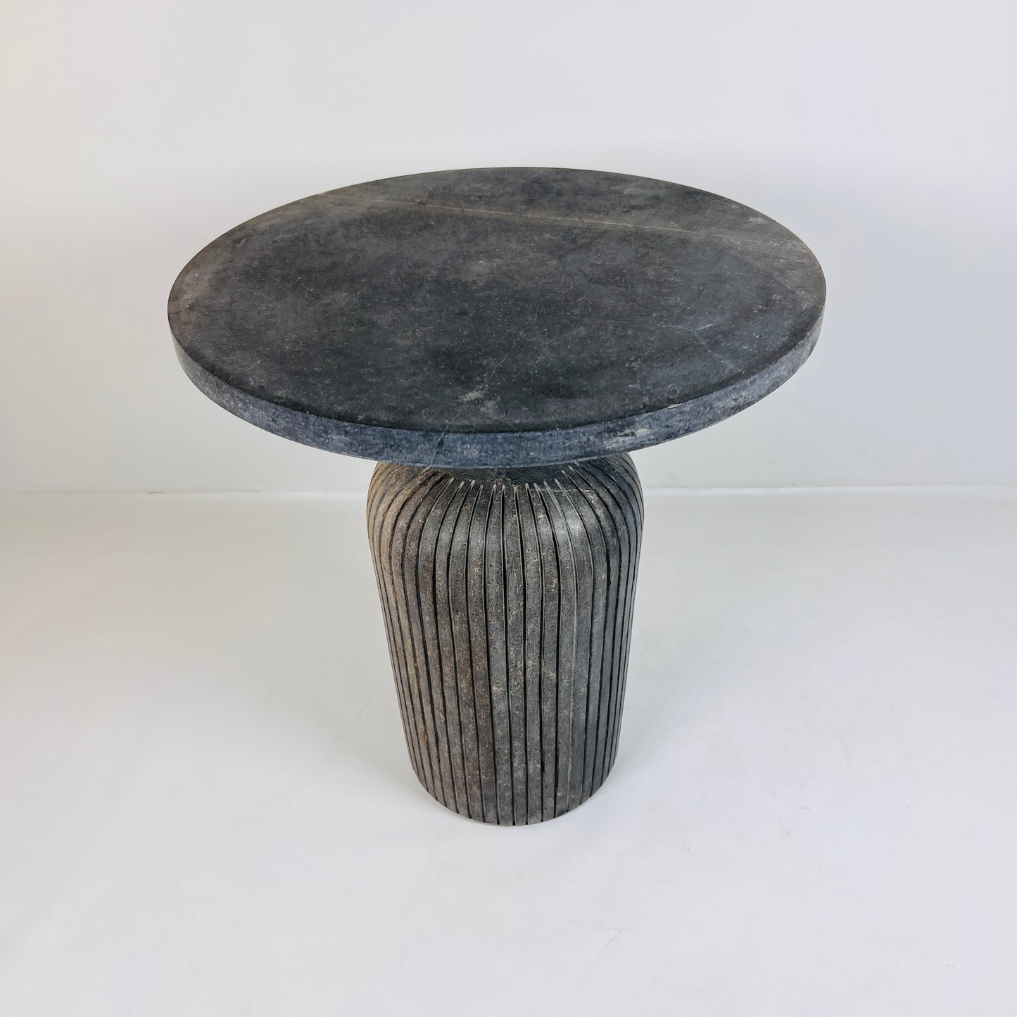 Cylindrical Table - Black