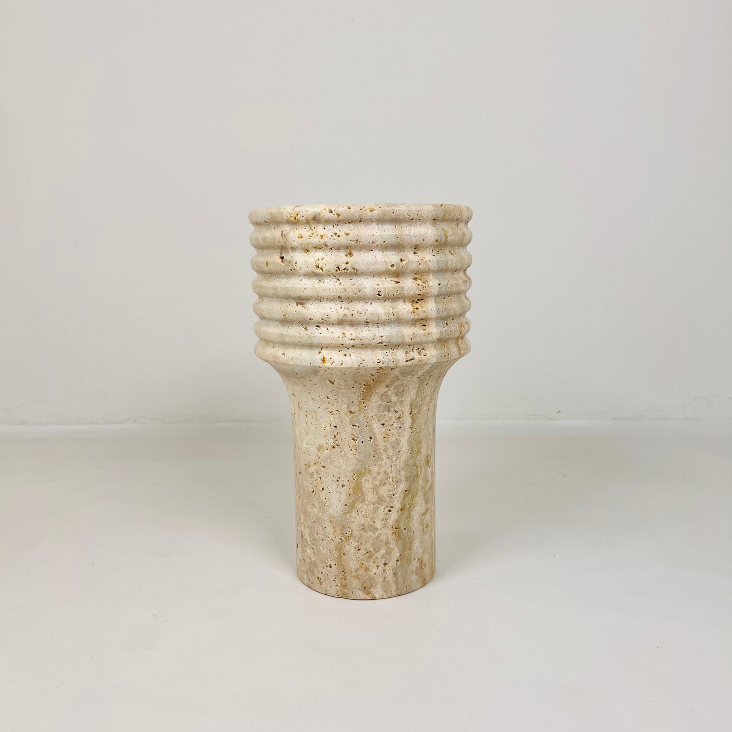 Echo Vase - Travertine