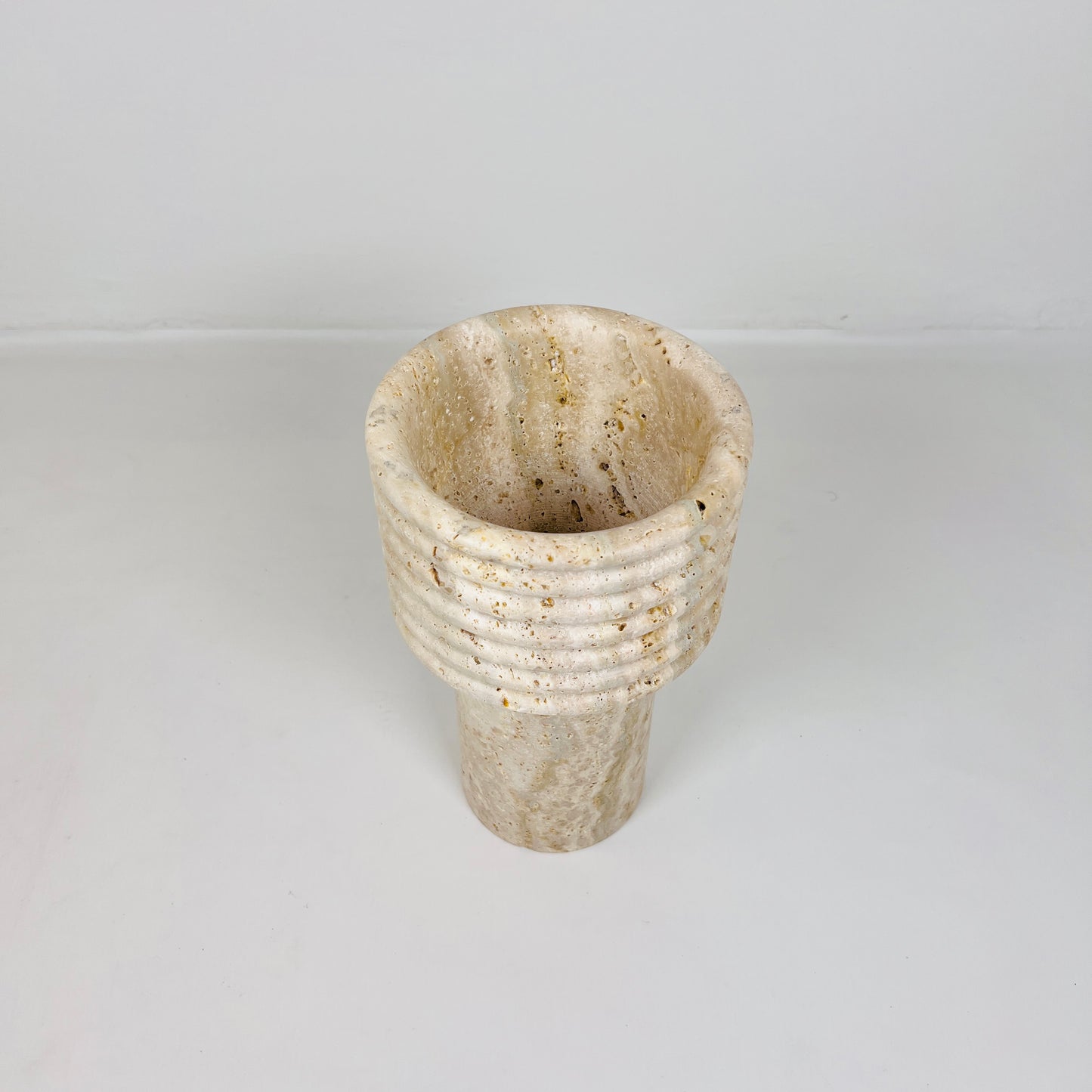 Echo Vase - Travertine