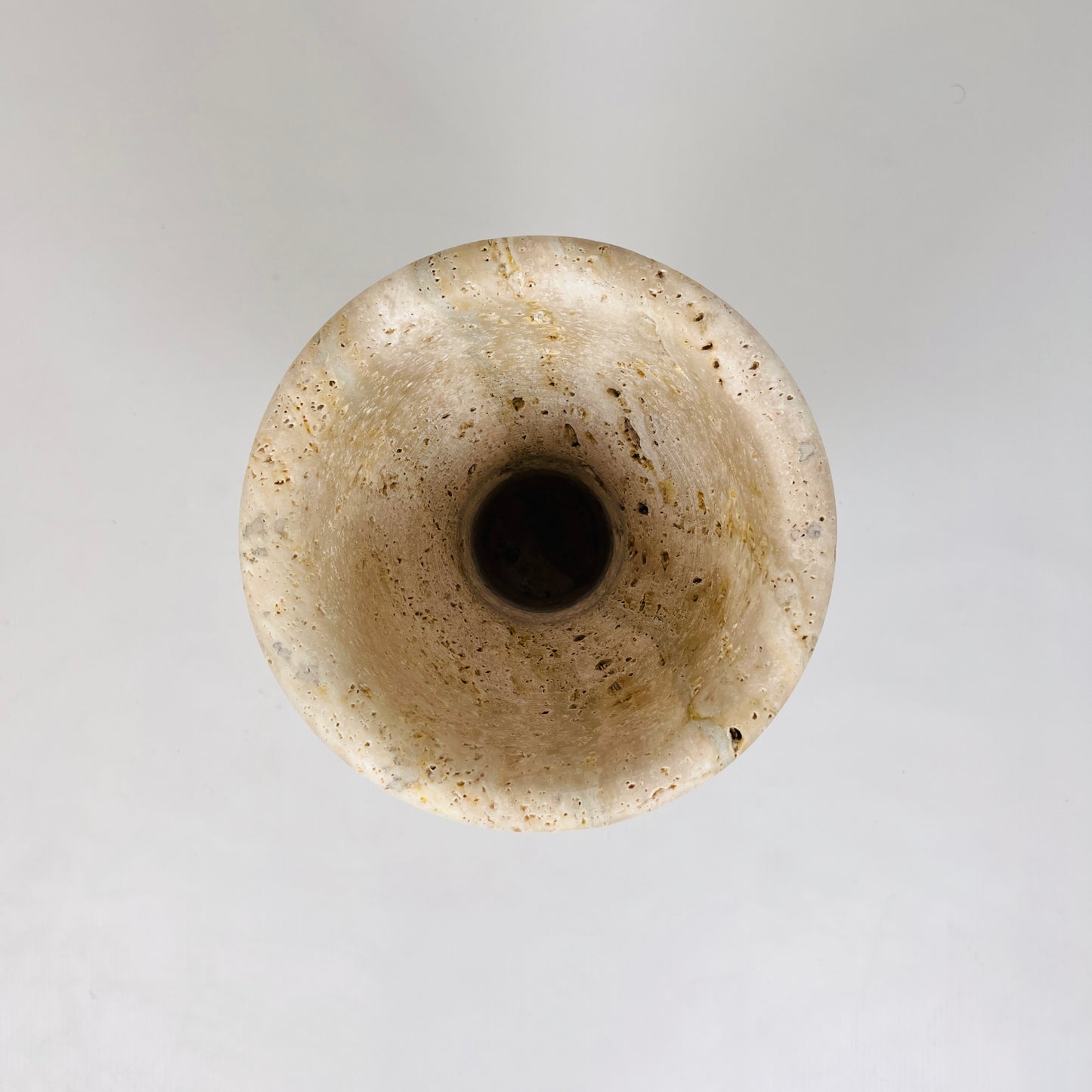 Echo Vase - Travertine
