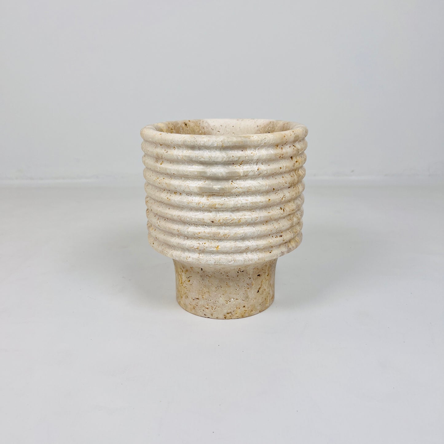 Echo Vase - Travertine