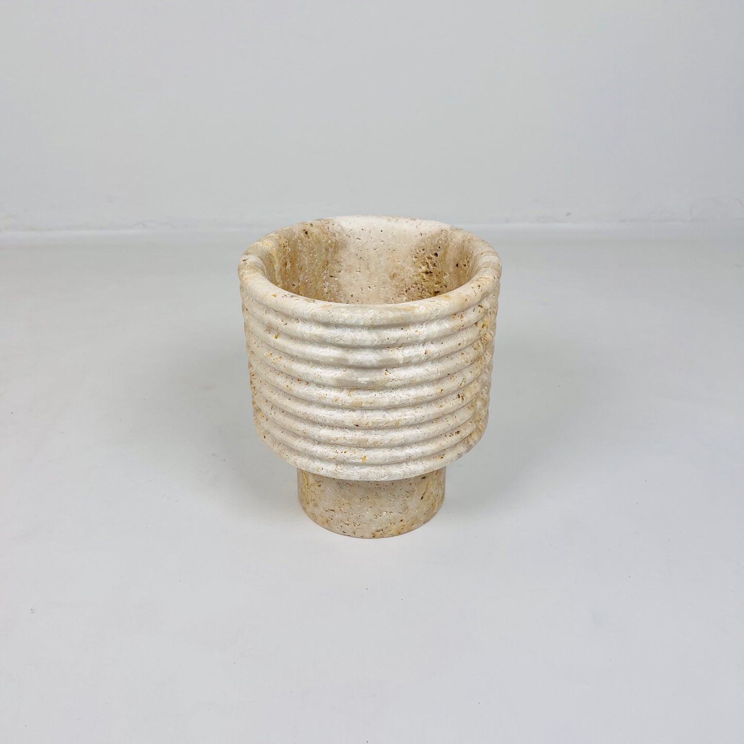 Echo Vase - Travertine