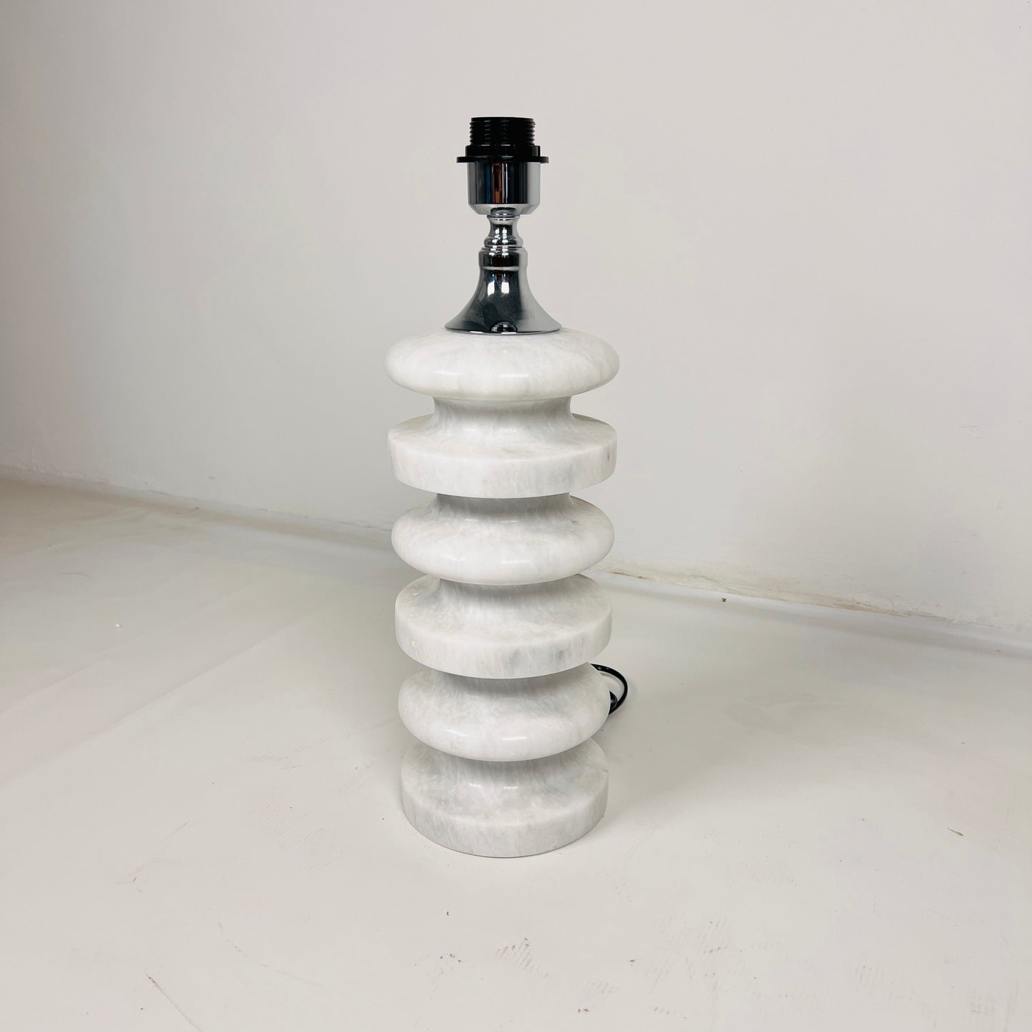 Vertebrae Table Lamp - Gray