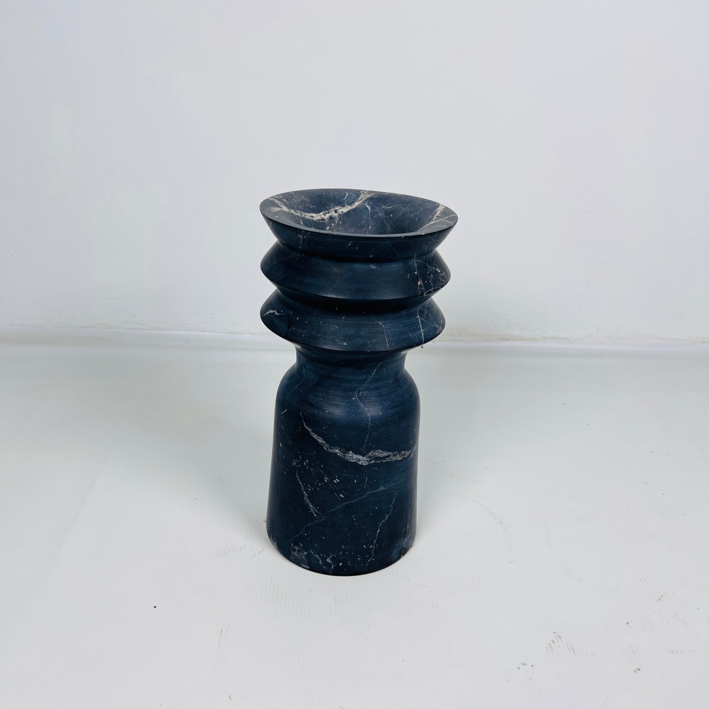 Ribbed Vase - Black