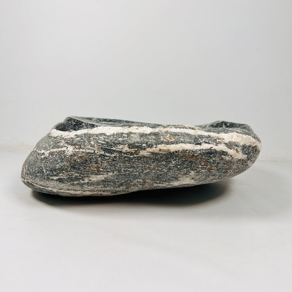 Circular Stride River Stone Sink