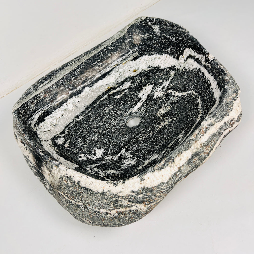 Circular Stride River Stone Sink