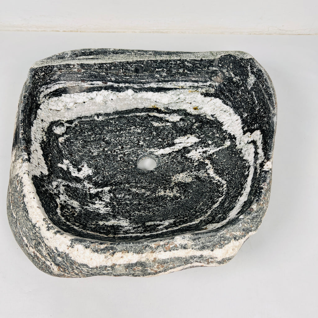 Circular Stride River Stone Sink